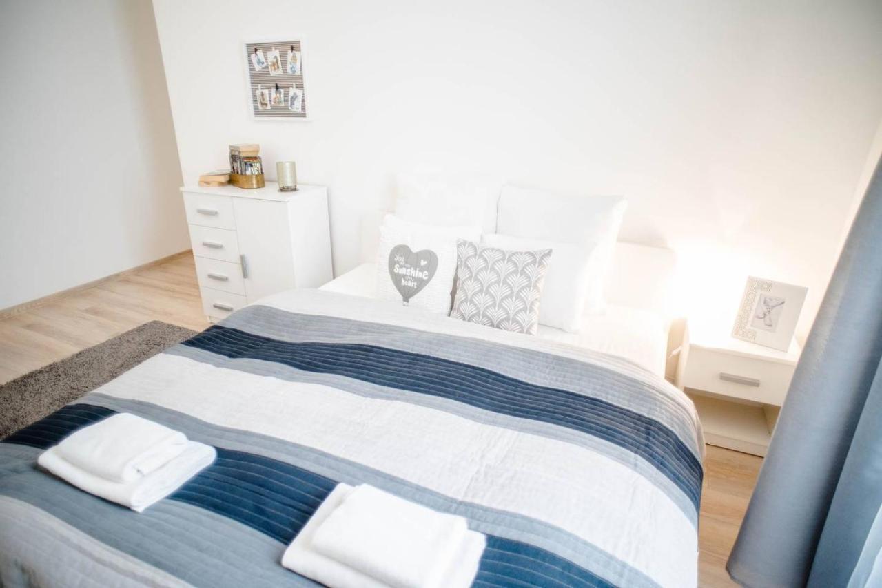 Comfy, Renewed 3 Bedroom Apt In Center Budapest Bagian luar foto