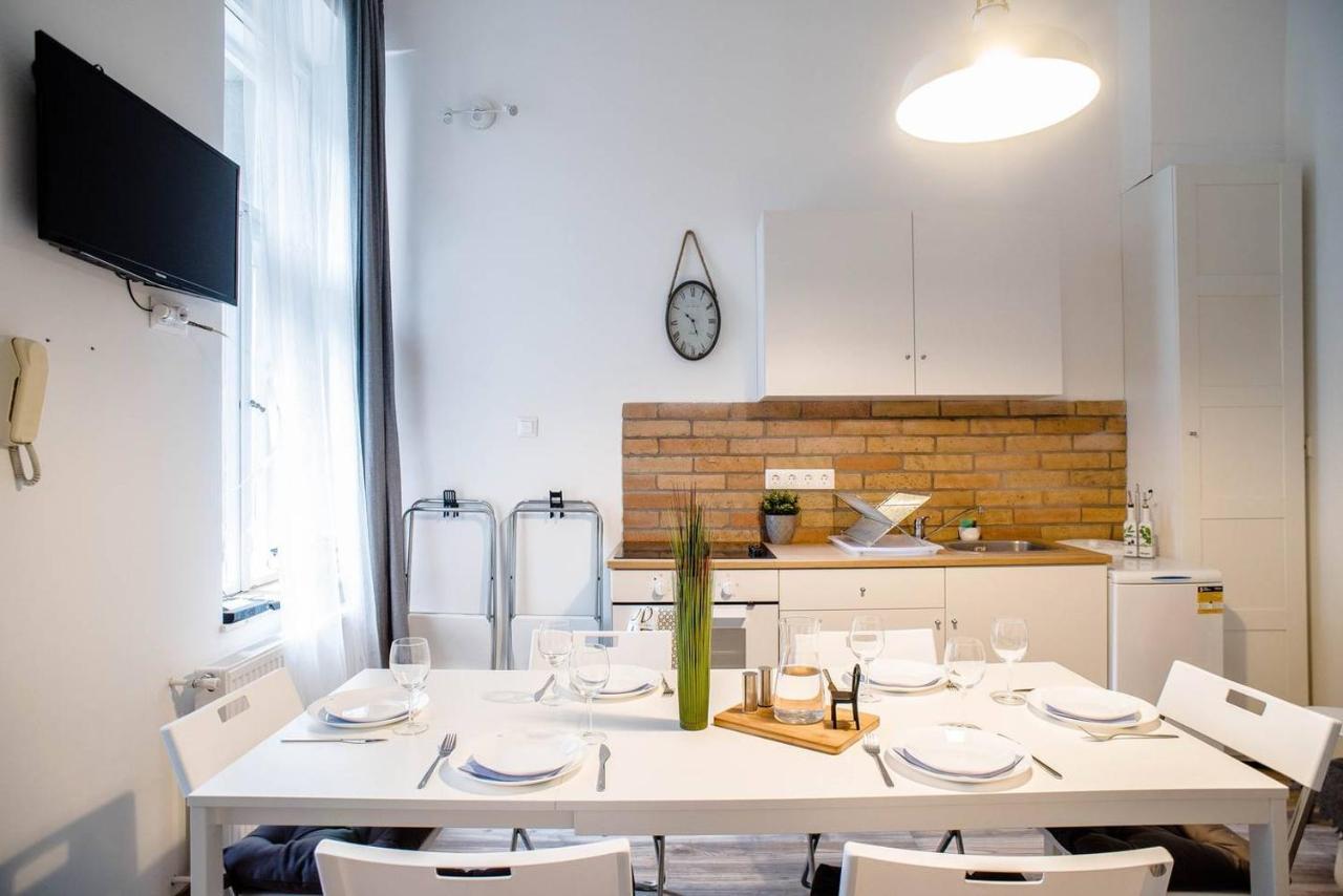 Comfy, Renewed 3 Bedroom Apt In Center Budapest Bagian luar foto