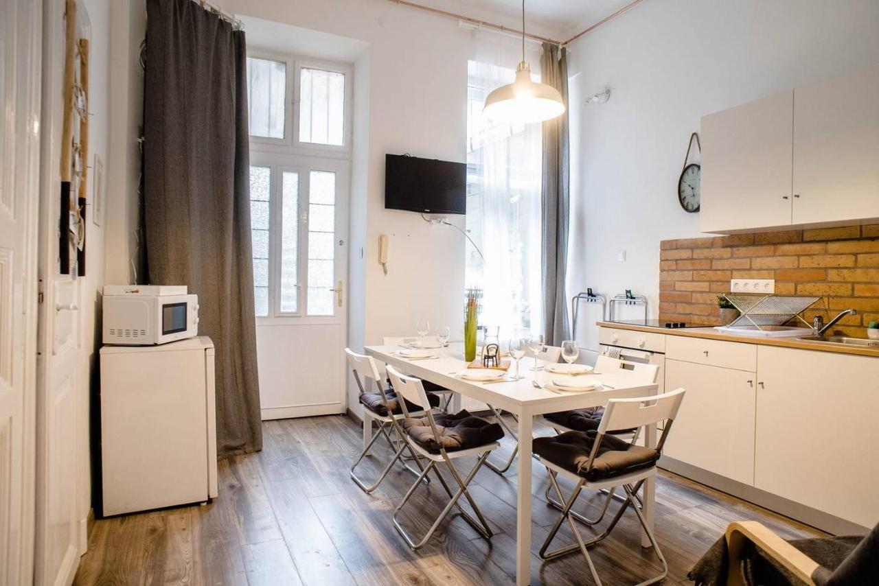 Comfy, Renewed 3 Bedroom Apt In Center Budapest Bagian luar foto