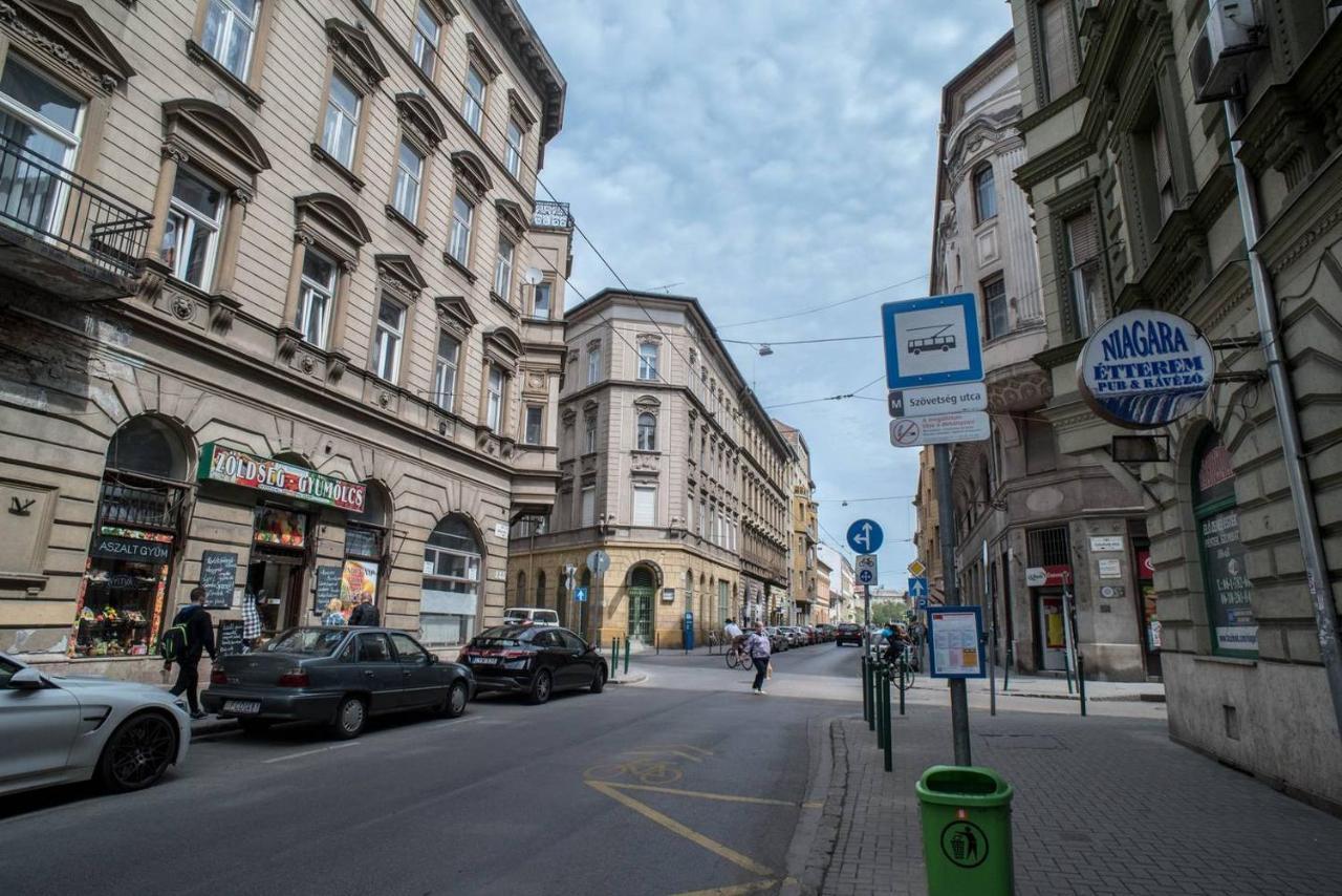 Comfy, Renewed 3 Bedroom Apt In Center Budapest Bagian luar foto