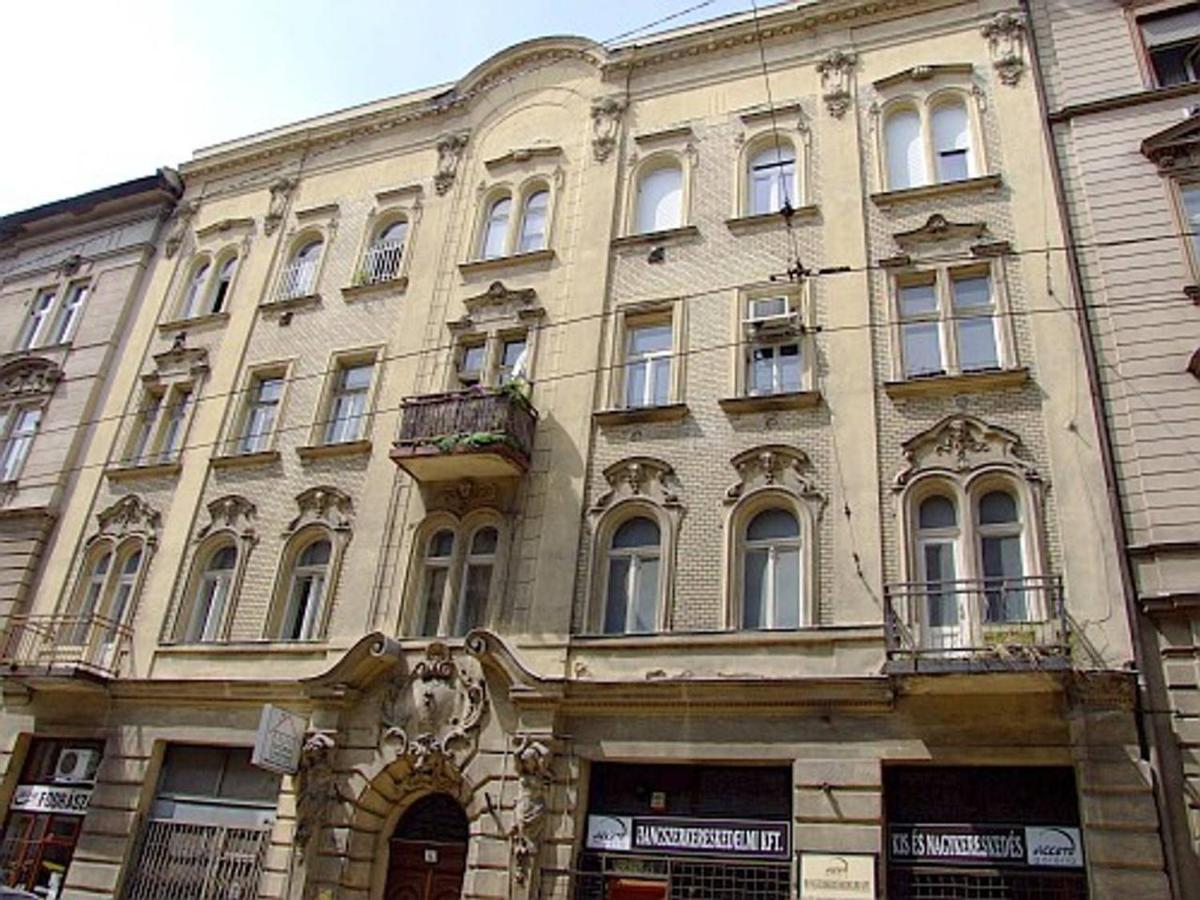Comfy, Renewed 3 Bedroom Apt In Center Budapest Bagian luar foto